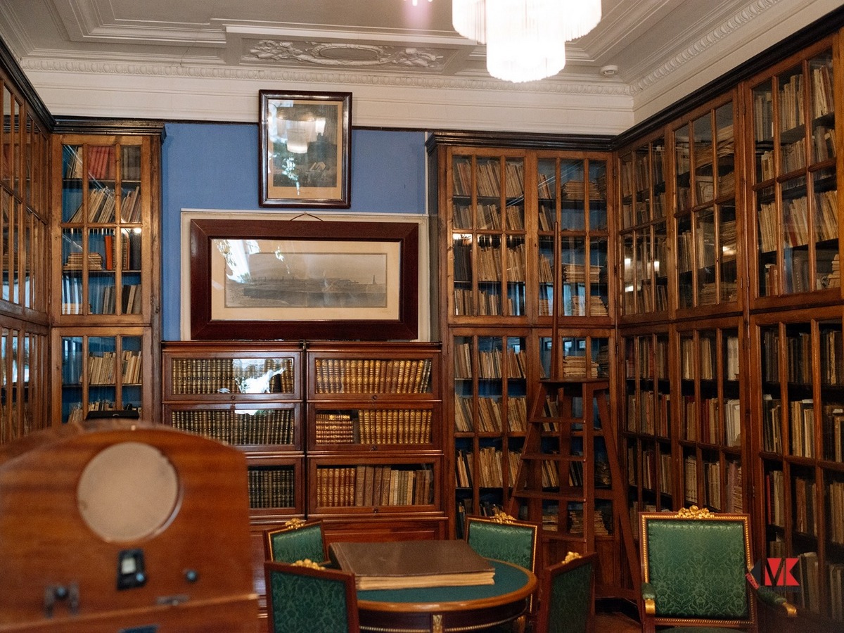 Ангелы и демоны Петроградской стороны (с посещением музея С. М. Кирова)