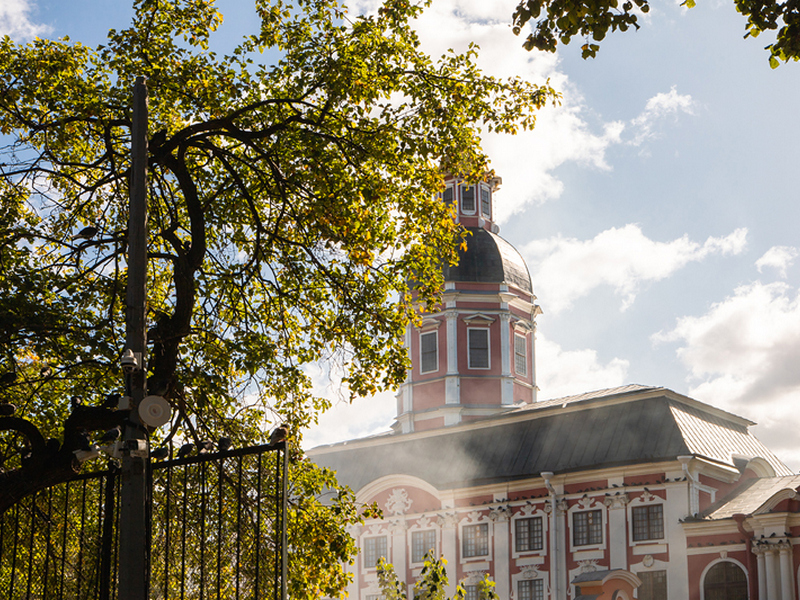 По святым местам Северной столицы: встреча с петербургскими монастырями
