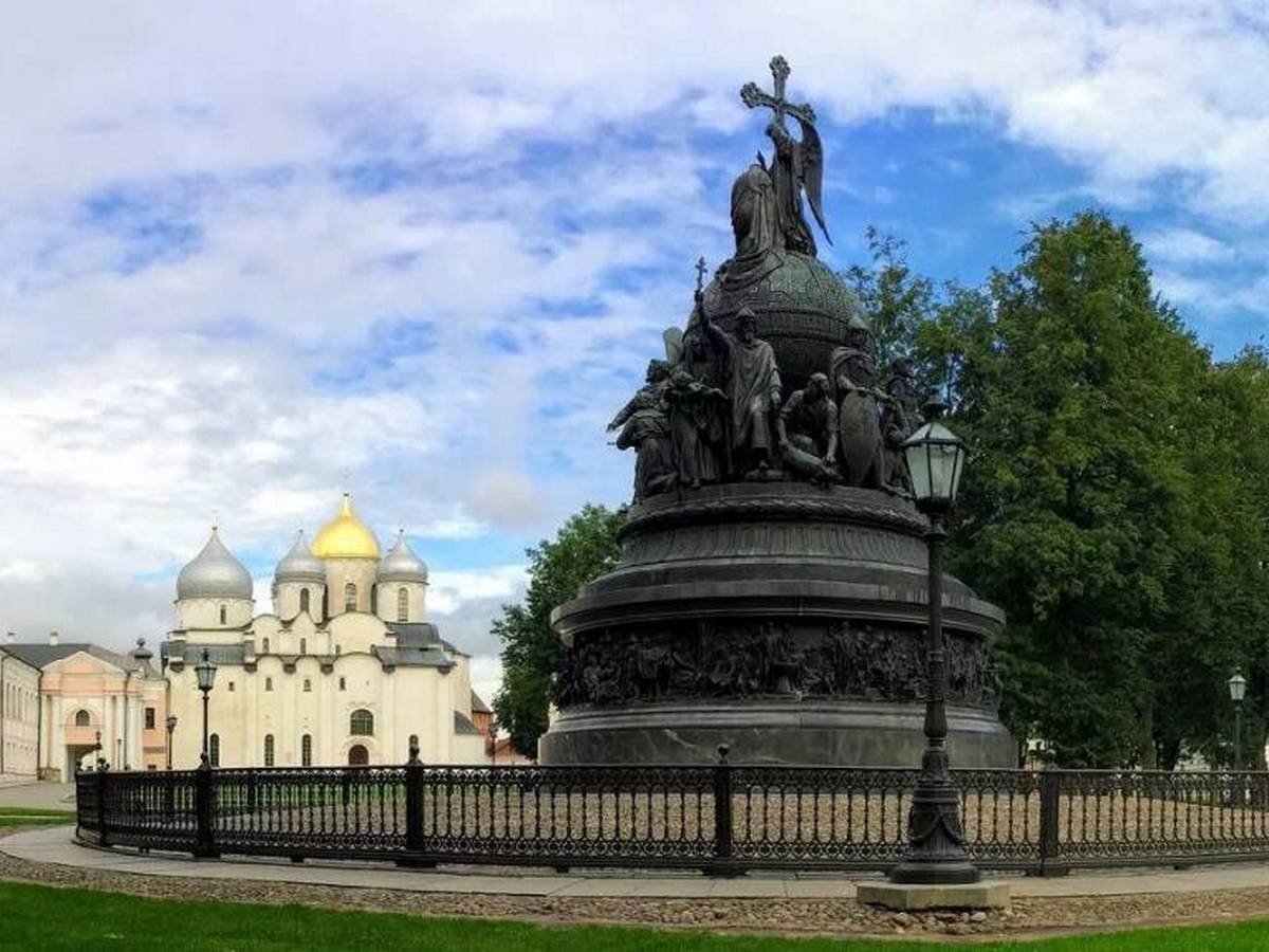 «Россия начинается здесь»: путешествие в Великий Новгород (с водной экскурсией по Волхову)