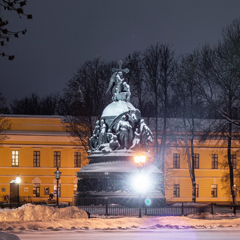 Великий Новгород - России древний исполин (Детинец, Грановитая палата, храмы, монастыри и музеи)