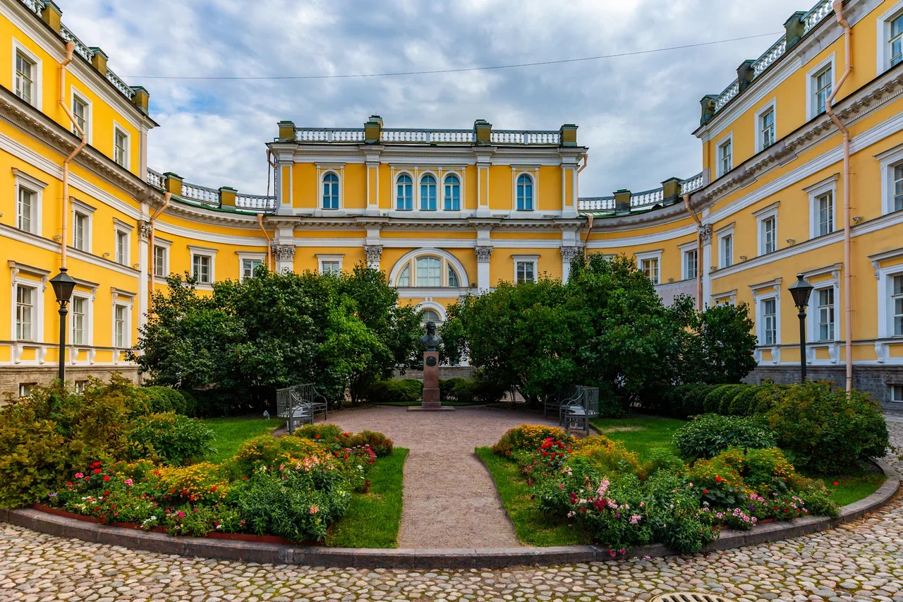 МНОГООБРАЗИЕ ФОРМ