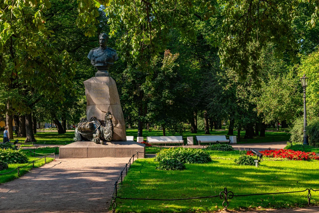 ПРЖЕВАЛЬСКИЙ С ВЕРБЛЮДОМ