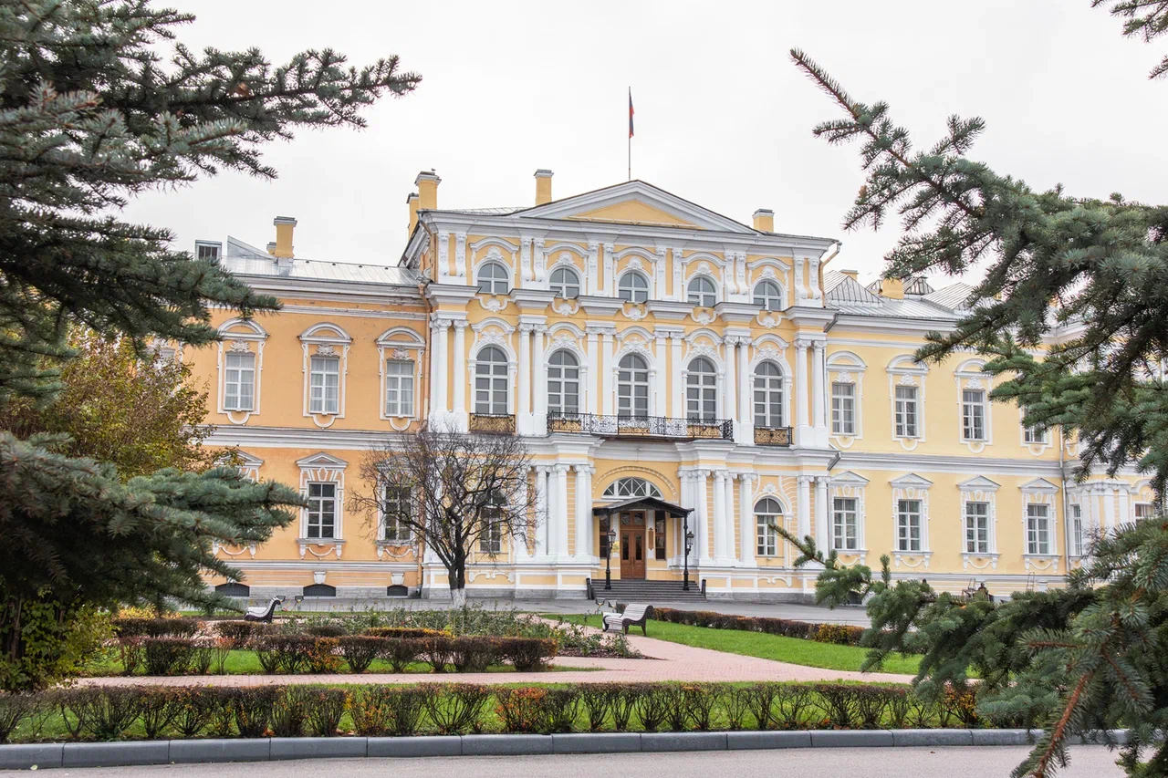 ВОРОНЦОВСКИЙ ДВОРЕЦ