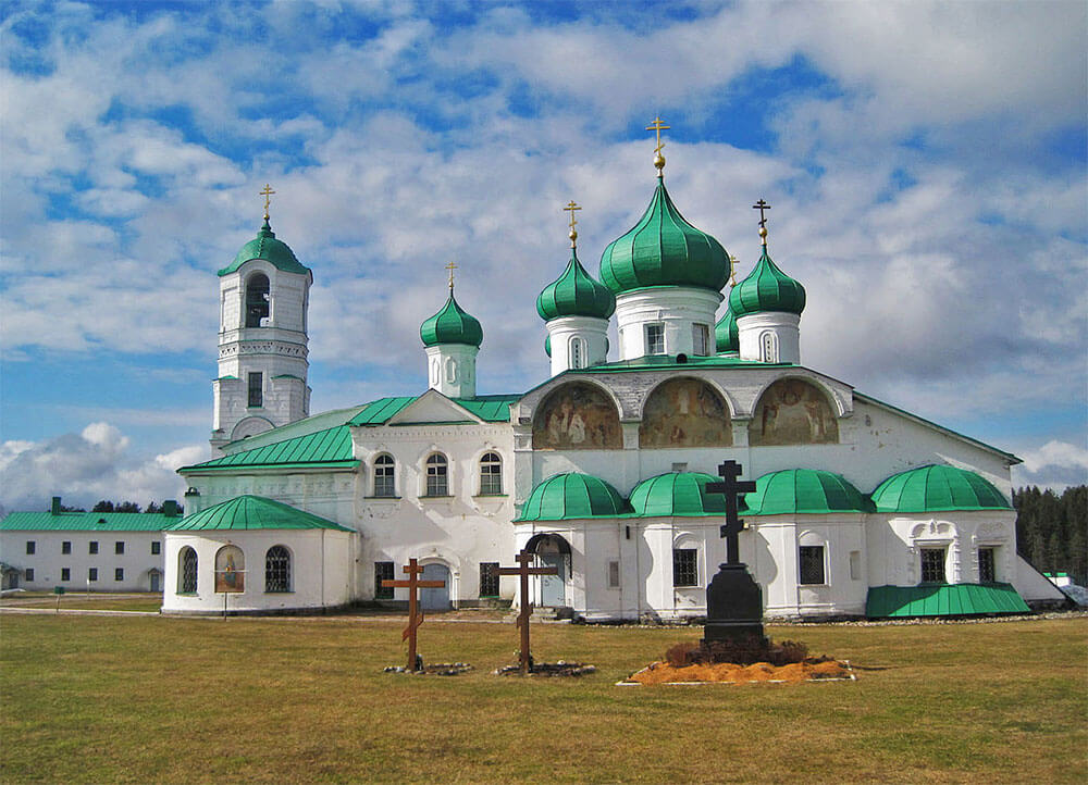 Александро Свирский монастырь ночью