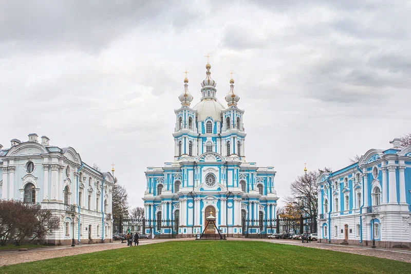 СМОЛЬНЫЙ СОБОР