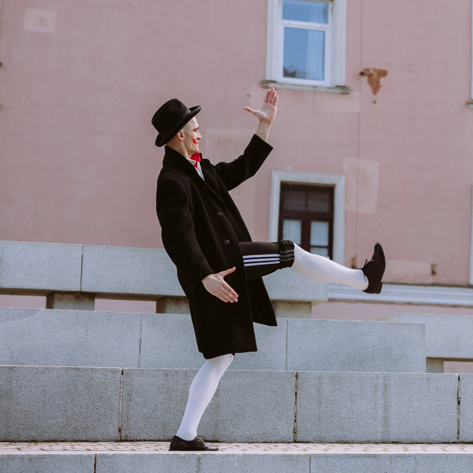 Автобусная экскурсия и мизансцены с танцами «Мейерхольд. Петербург»