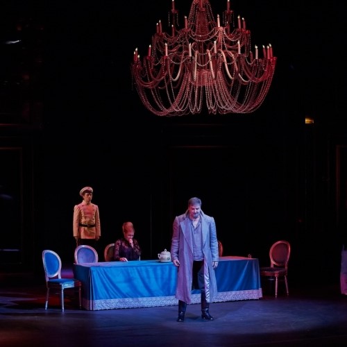 Спектакль "Свои люди"