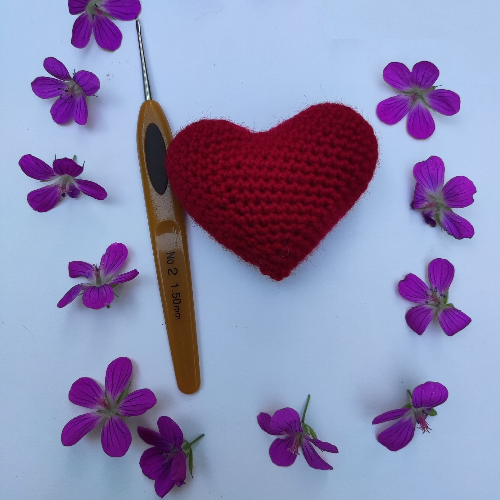 Мастер-класс по вязанию крючком брелочка «Сердце» (для имеющих навыки вязания крючком) 